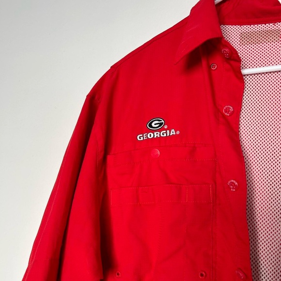 red columbia pfg button down - Picture 2 of 6